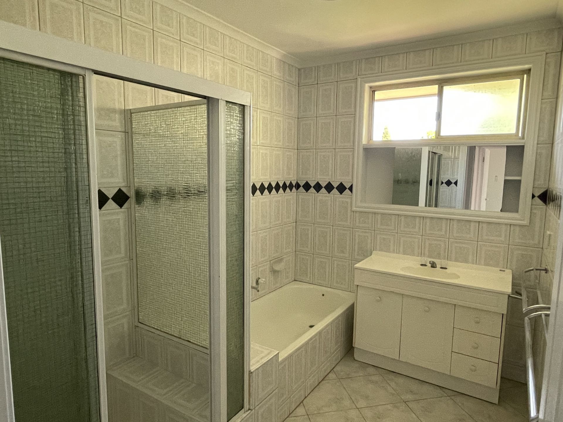 Spacious Villa Unit!