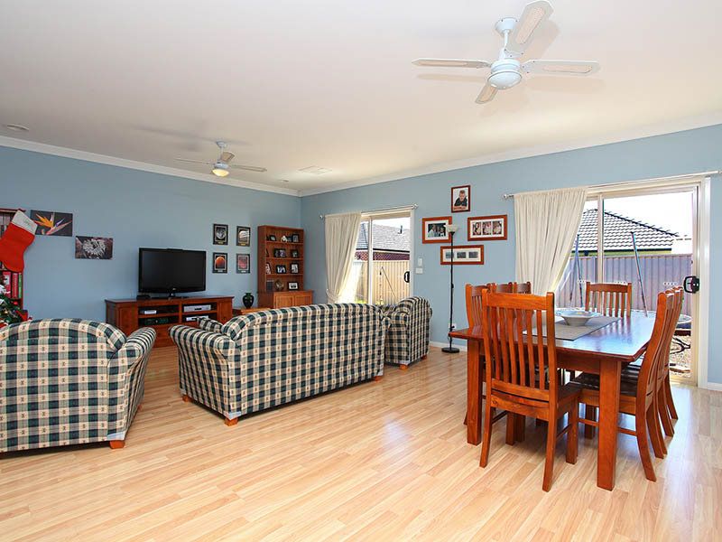 10 Edgbaston Parade, Caroline Springs - Thumbnail 4