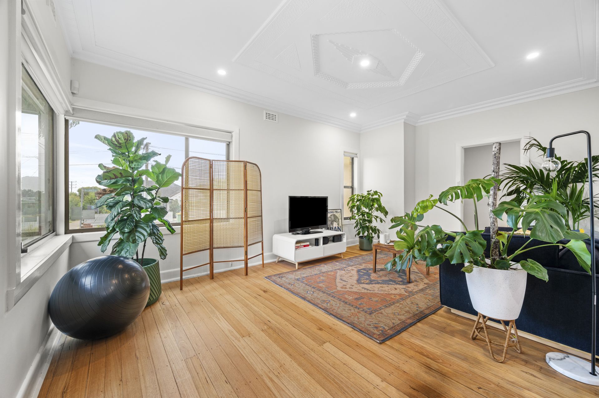BEAUTIFUL FAMILY HOME - GREAT LOCATION