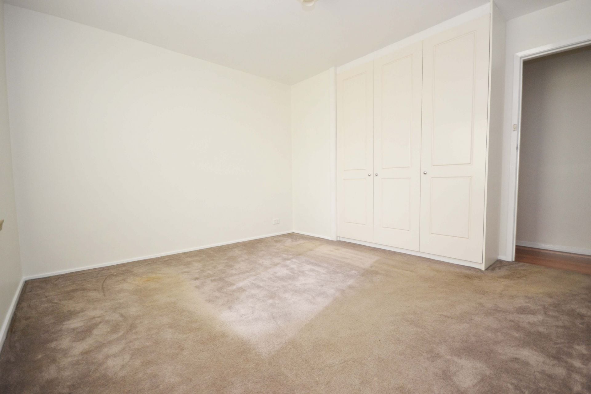 RENOVATED UNIT IN A GREAT LOCATION