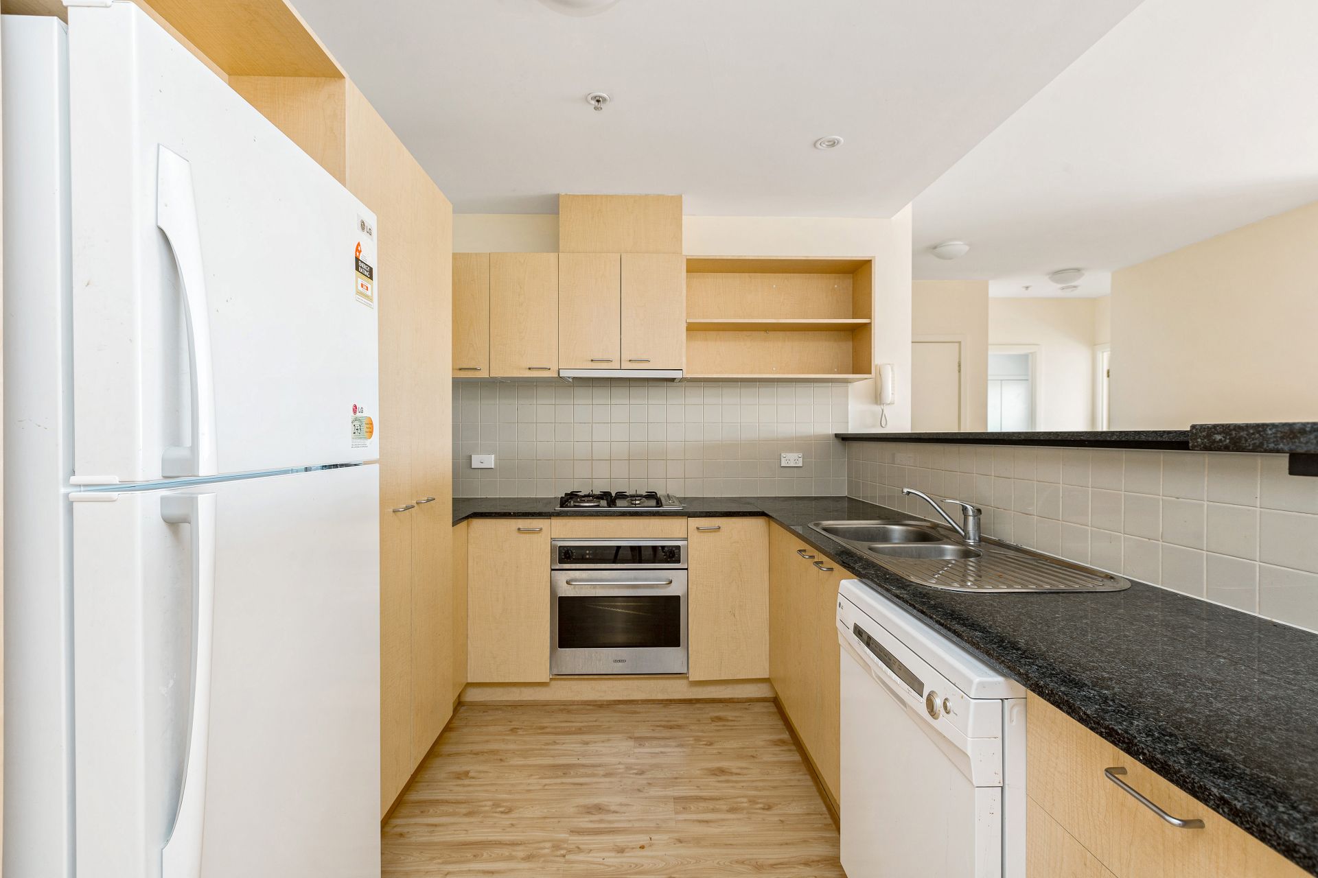 38/1 Gatehouse Drive, Kensington - Thumbnail 3