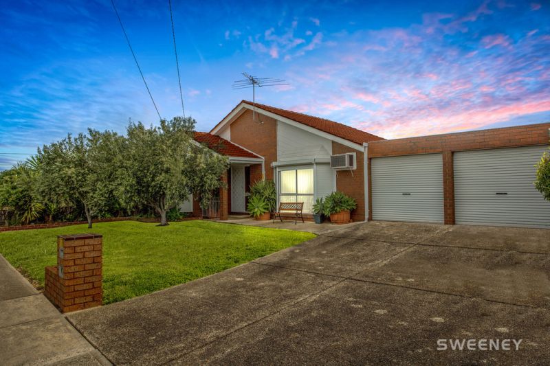 The Perfect Altona Bay Location!