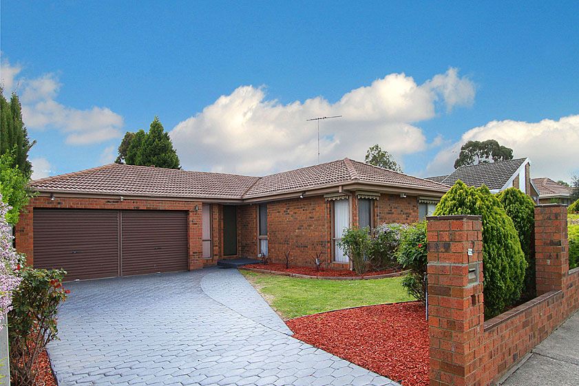 Real Estate For Sale 2 Royston Close Mill Park , VIC