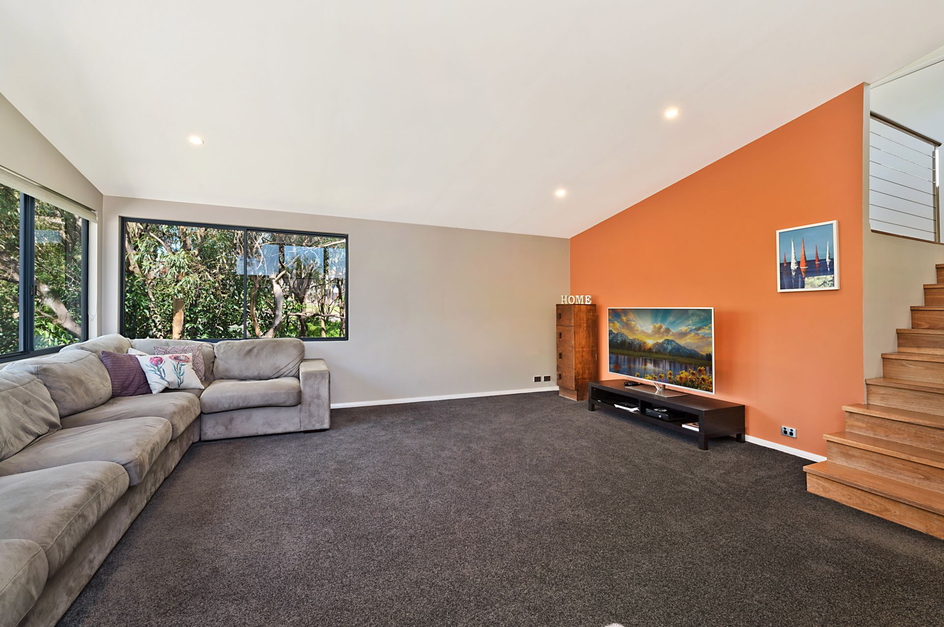 Your Very Own Bushland Paradise, just 15 Minutes to the City, Just - Thumbnail 7