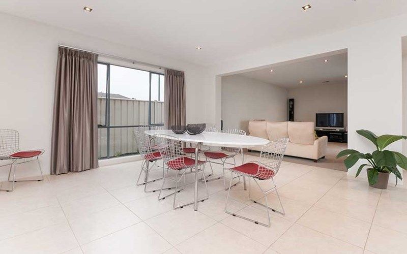 63 The Parkway, Caroline Springs - Thumbnail 8