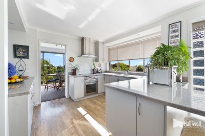 72 Sunbeam Crescent, East Devonport, East Devonport - Thumbnail 4