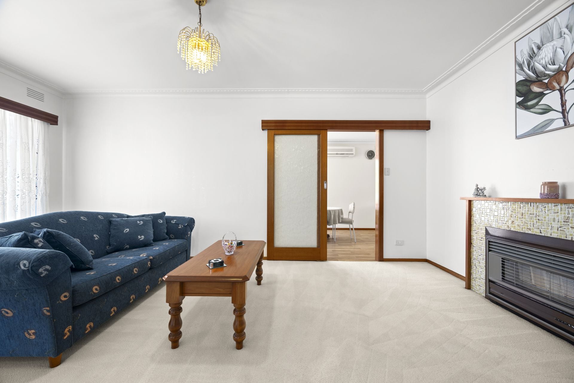 Light, Bright And Perfectly Presented!