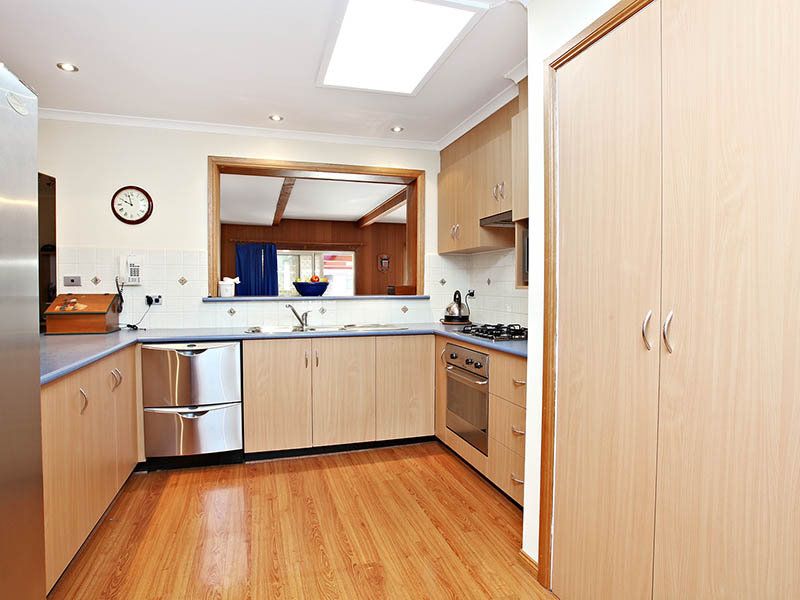 6 Syon Close, Deer Park - Thumbnail 3