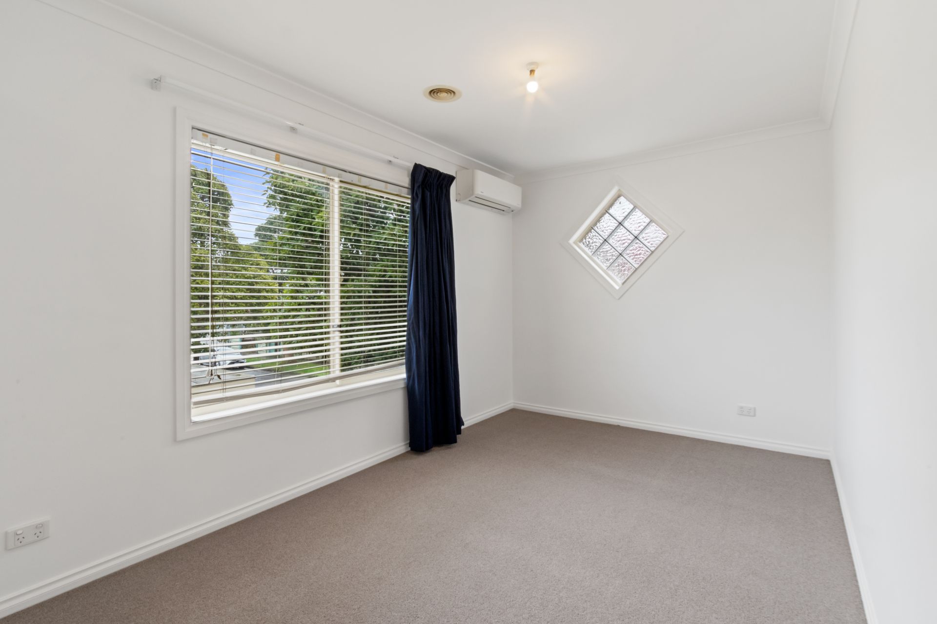 THORNBURY VILLAGE AT YOUR DOORSTEP