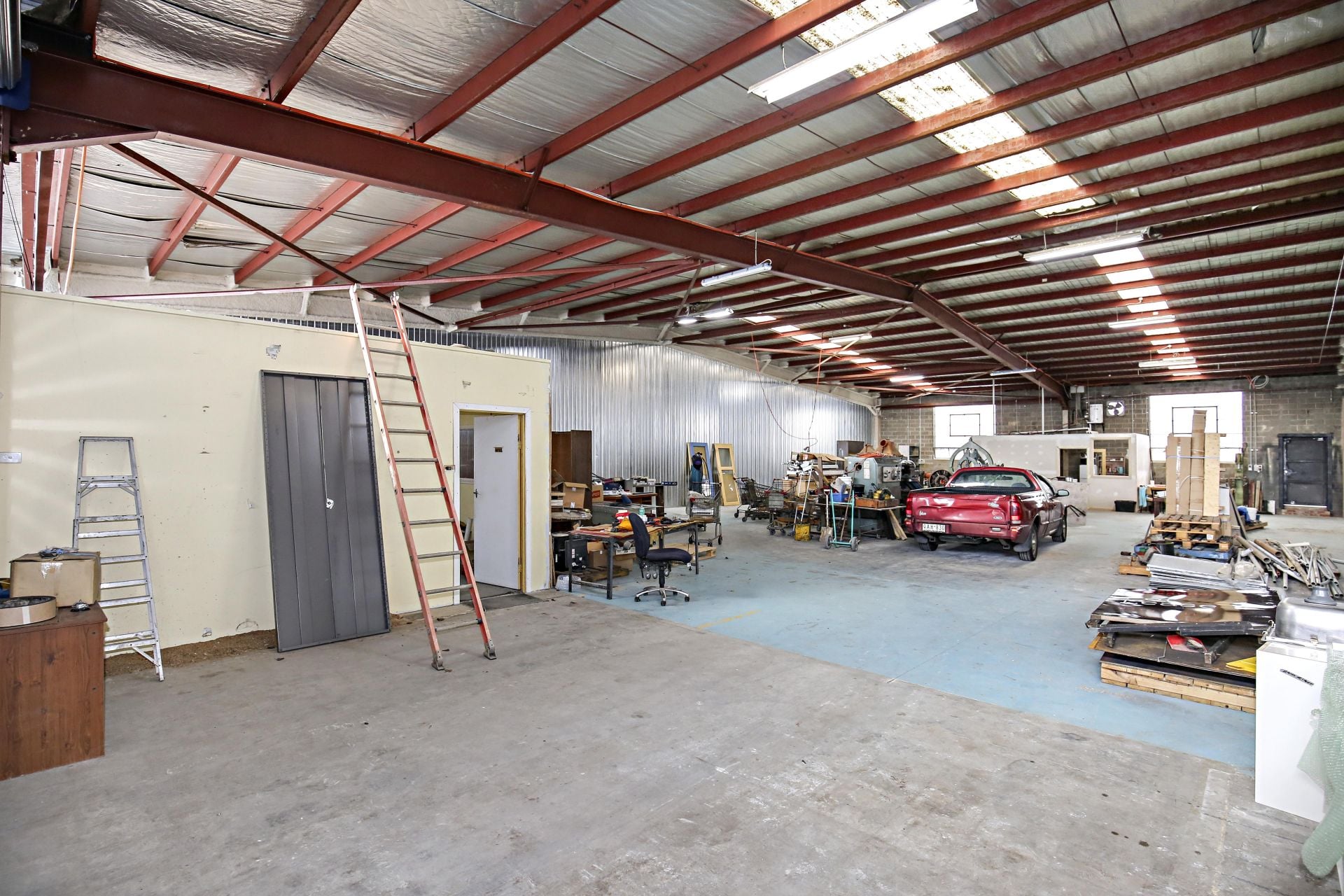 OPEN PLAN FACTORY / WAREHOUSE