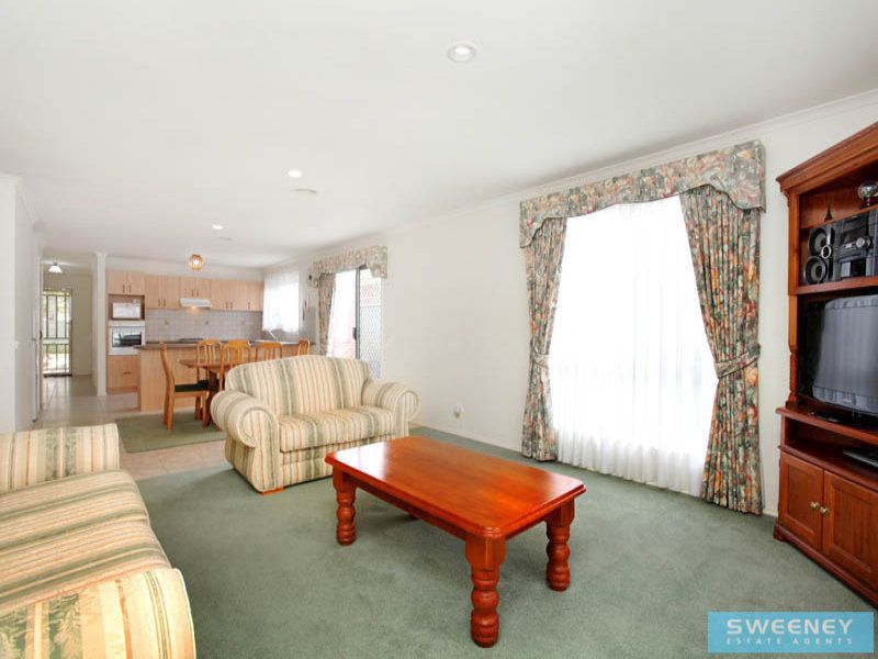 13 William Circuit, Caroline Springs - Thumbnail 4