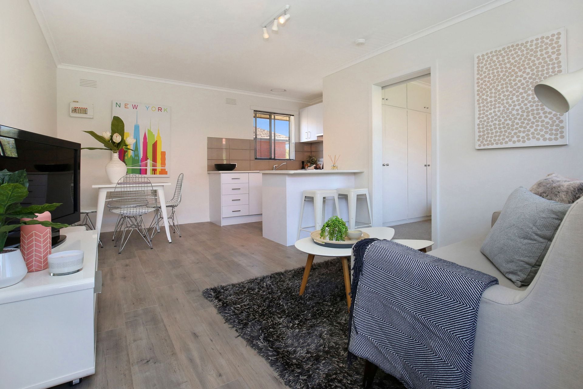 NEWLY RENOVATED, GREAT LOCATION, GREAT LIFESTYLE