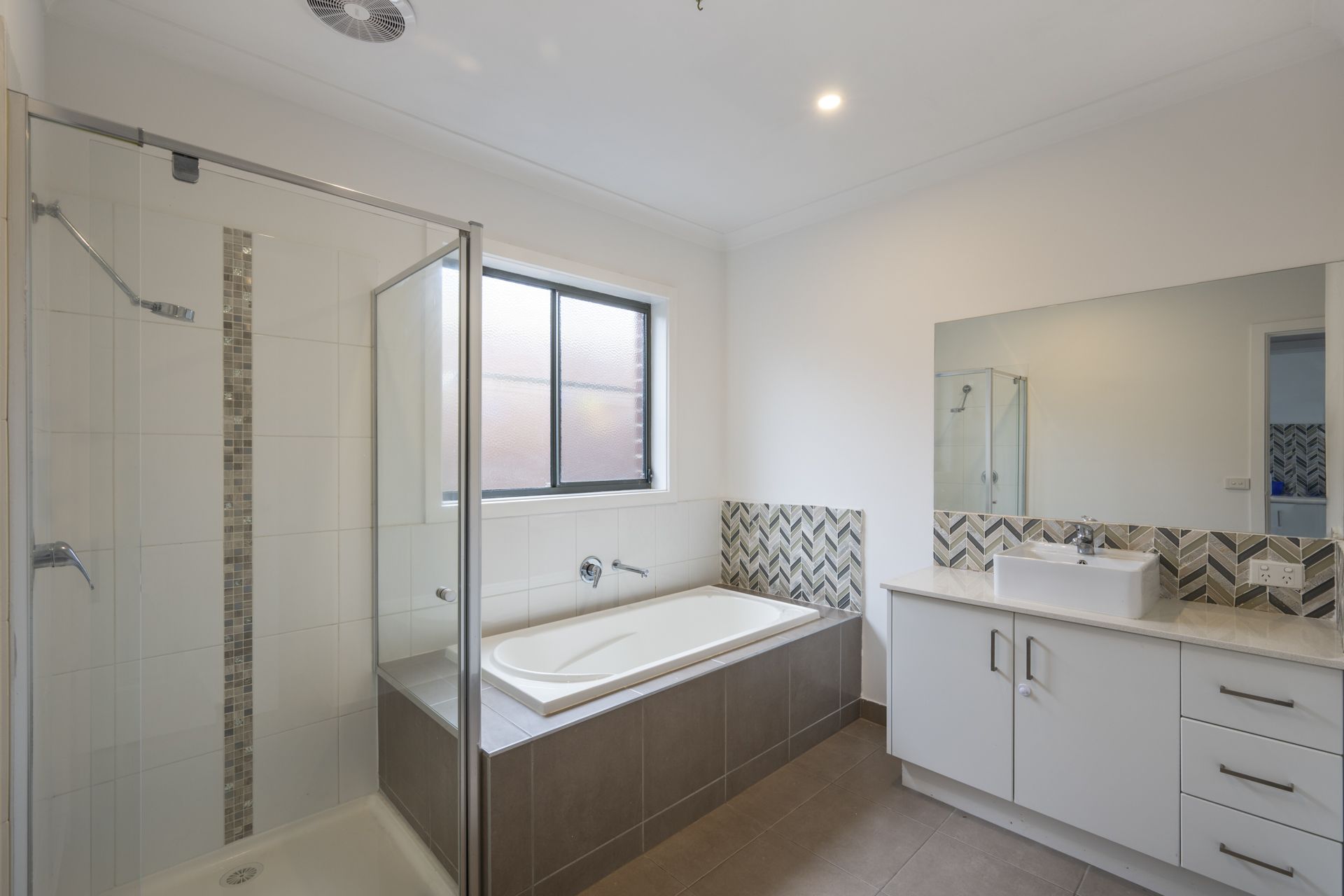 Spacious 4-Bedroom Family Home in Mernda Villages Estate
