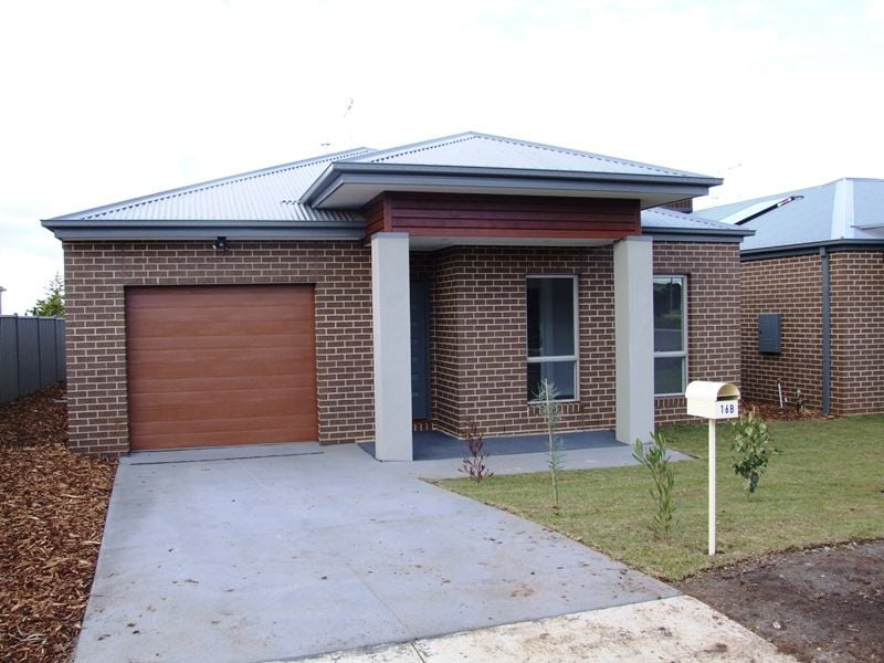 3/16 Moonglow Crescent, Bacchus Marsh - Thumbnail 2