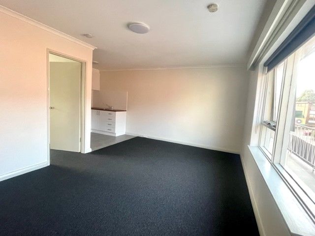 Newly Renovated in a superb location!