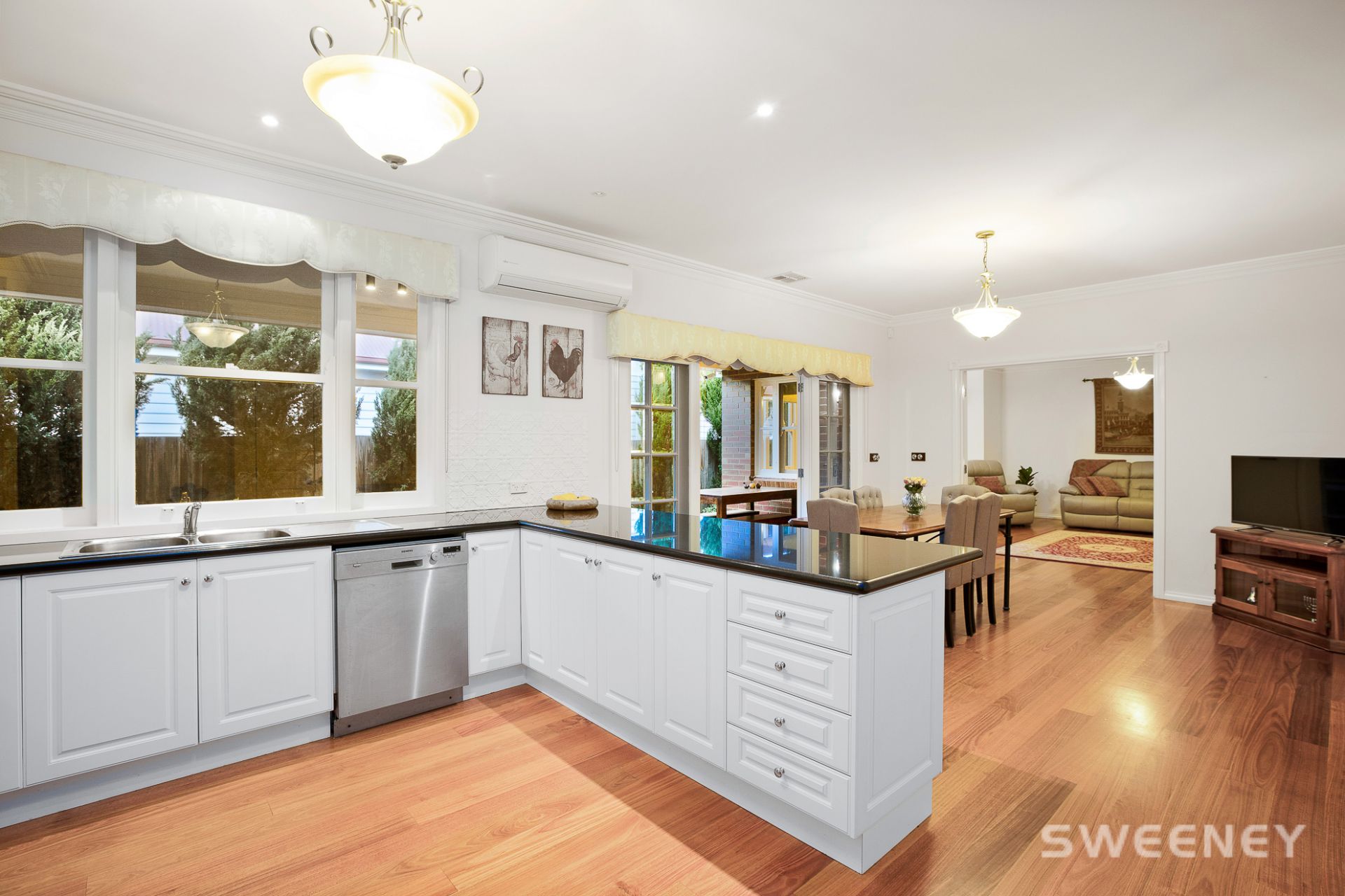38 Bracken Grove, Altona - Thumbnail 2