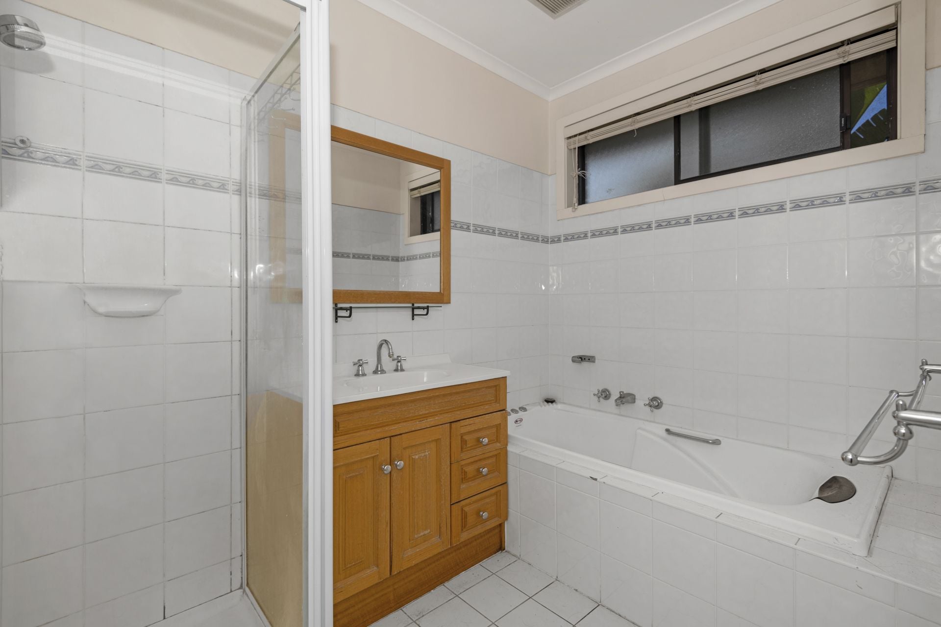 WELL SOUGHT- AFTER LOCATION