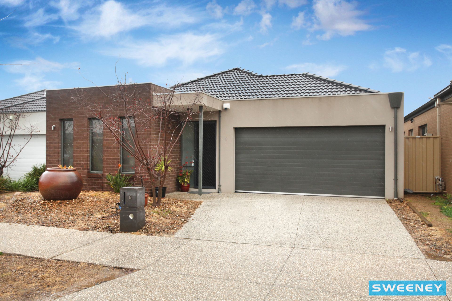 8 Holland Way, Caroline Springs - Thumbnail 2