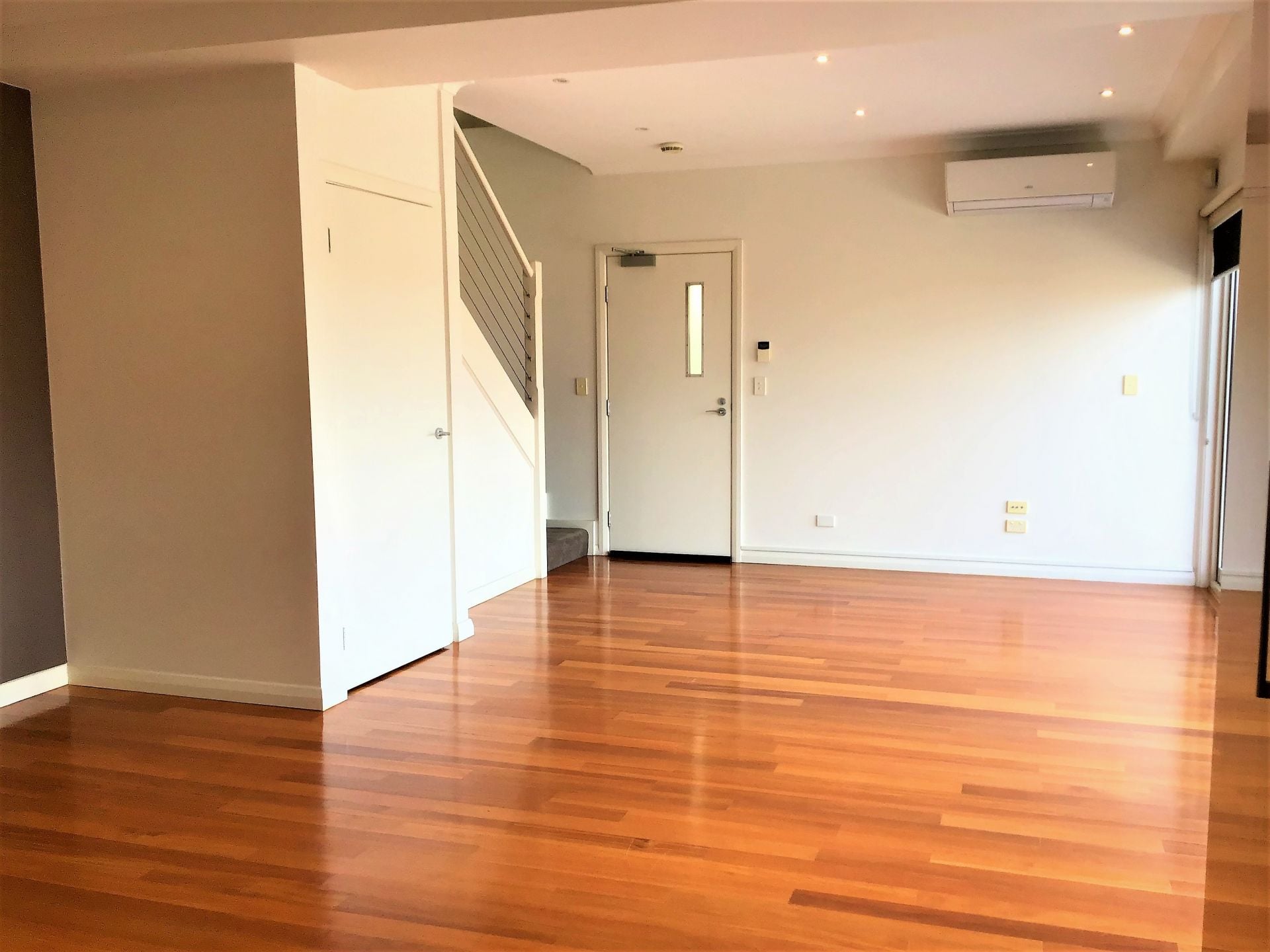 Two Levels, City Views With Entertainers Terrace