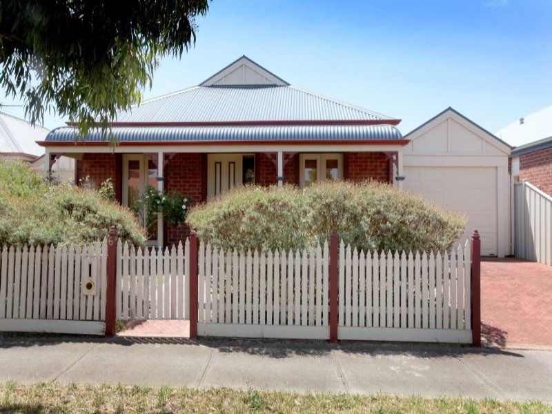 6 Millstream Way, Caroline Springs - Thumbnail 2