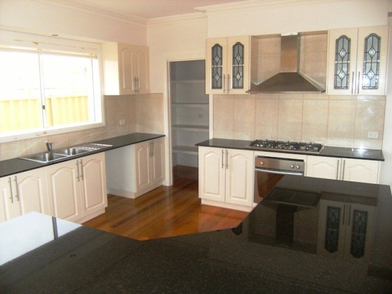 9 Central Parkway, Caroline Springs - Thumbnail 3