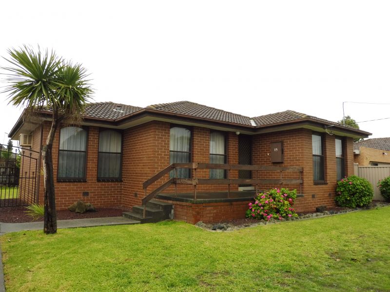 15 Kosciusko Court, Lalor