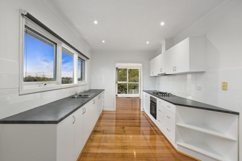 44 Lewton Road, Mount Waverley - Thumbnail 3