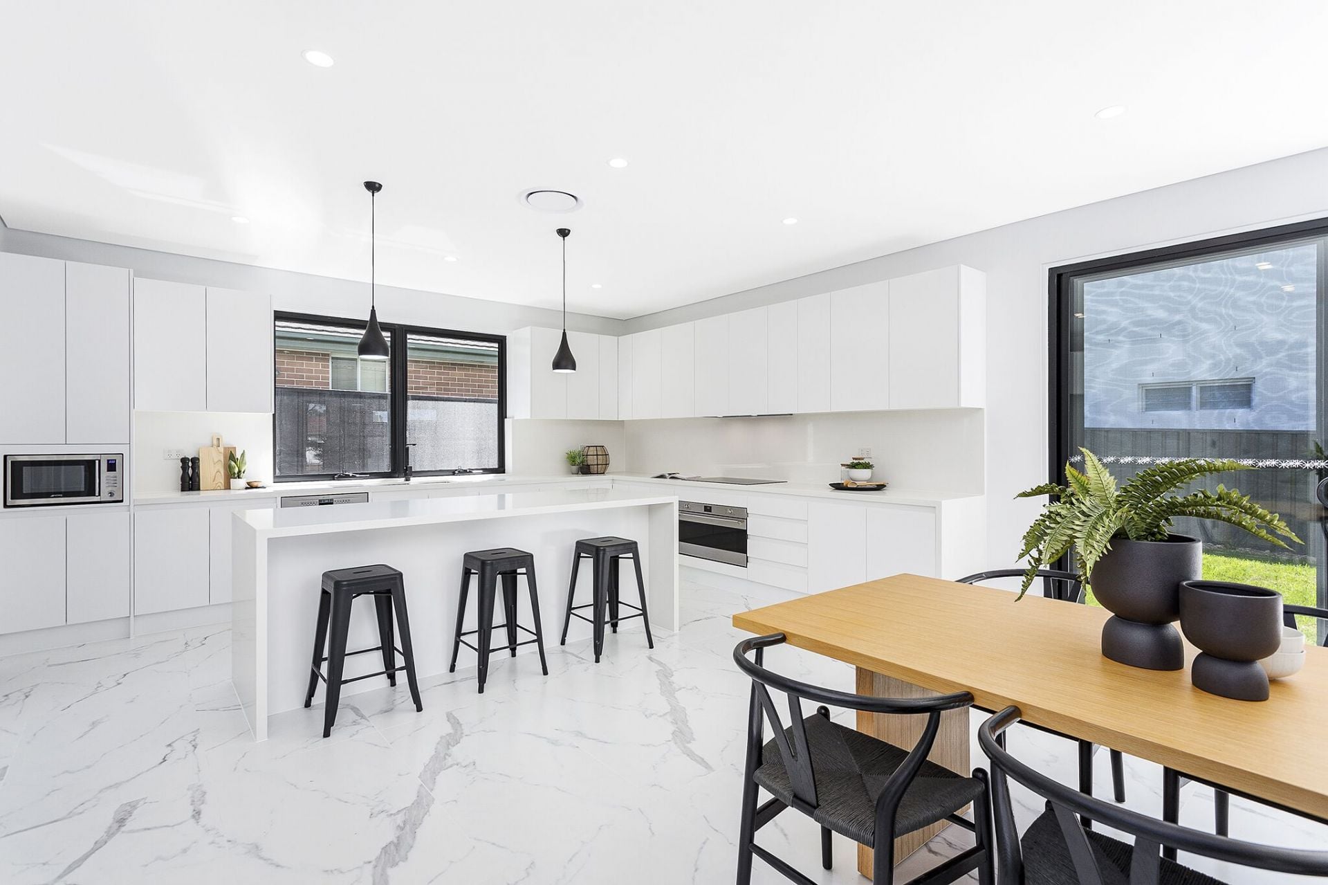 19 Lowana Avenue Kirrawee NSW, Kirrawee - Thumbnail 2