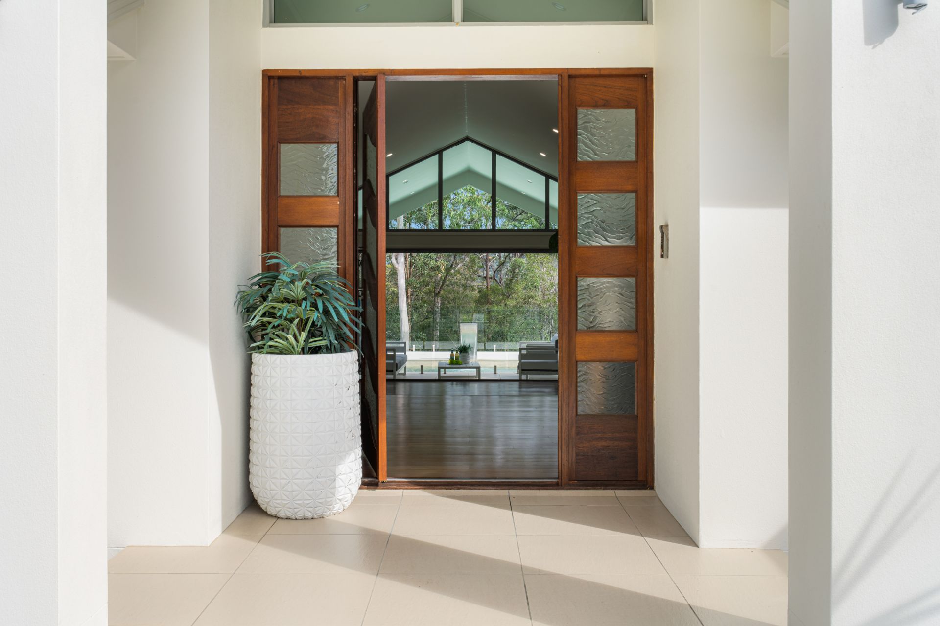 Real Estate For Sale 9 Eucumbene Place Maudsland , QLD