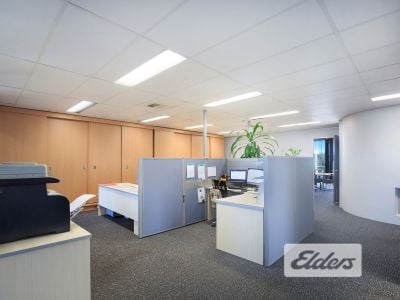 FUNCTIONAL INNER CITY OFFICE | 5 CAR PARKS!