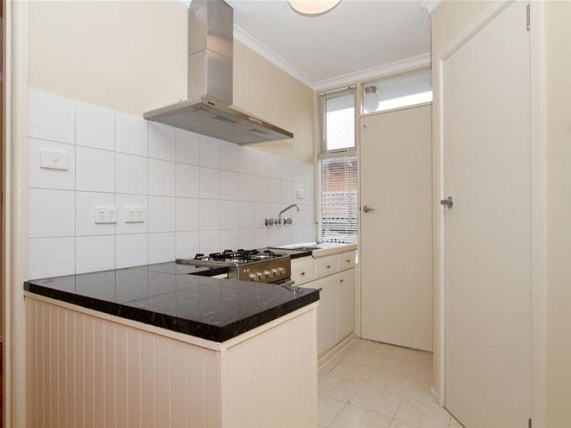 9/71 Pine Street, Reservoir