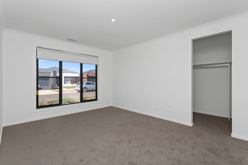 16 Graded Street, Manor Lakes