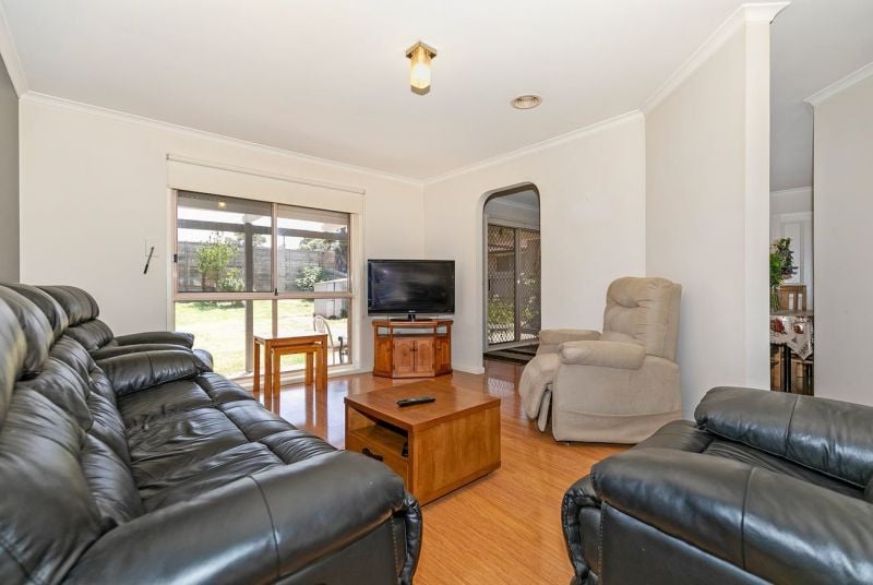 79 Grand Parade, Epping