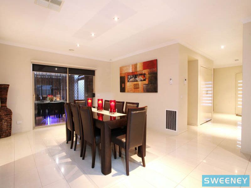 2 Coen Place, Caroline Springs - Thumbnail 6
