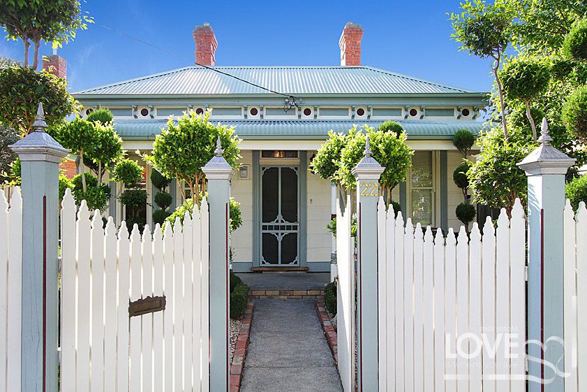REFINED ELEGANCE AND SOPHISTICATION