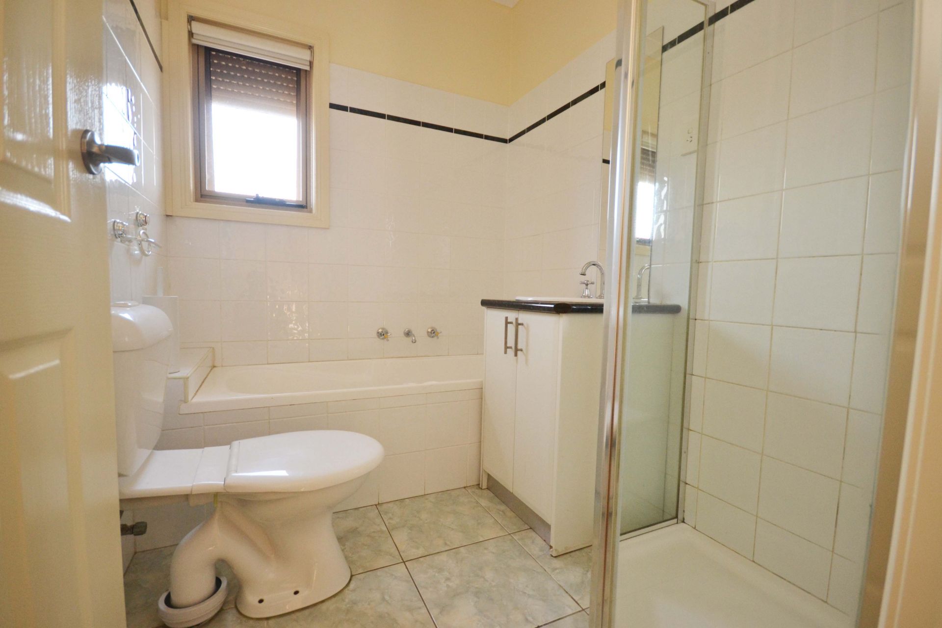 Perfectly Positioned Low Maintenance Living!