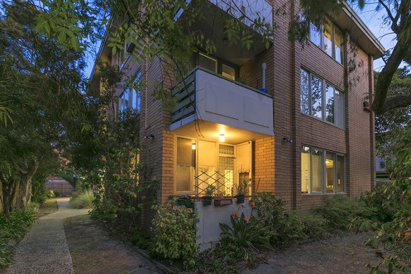 1/11 Lansdowne Road, St Kilda East - Thumbnail 2