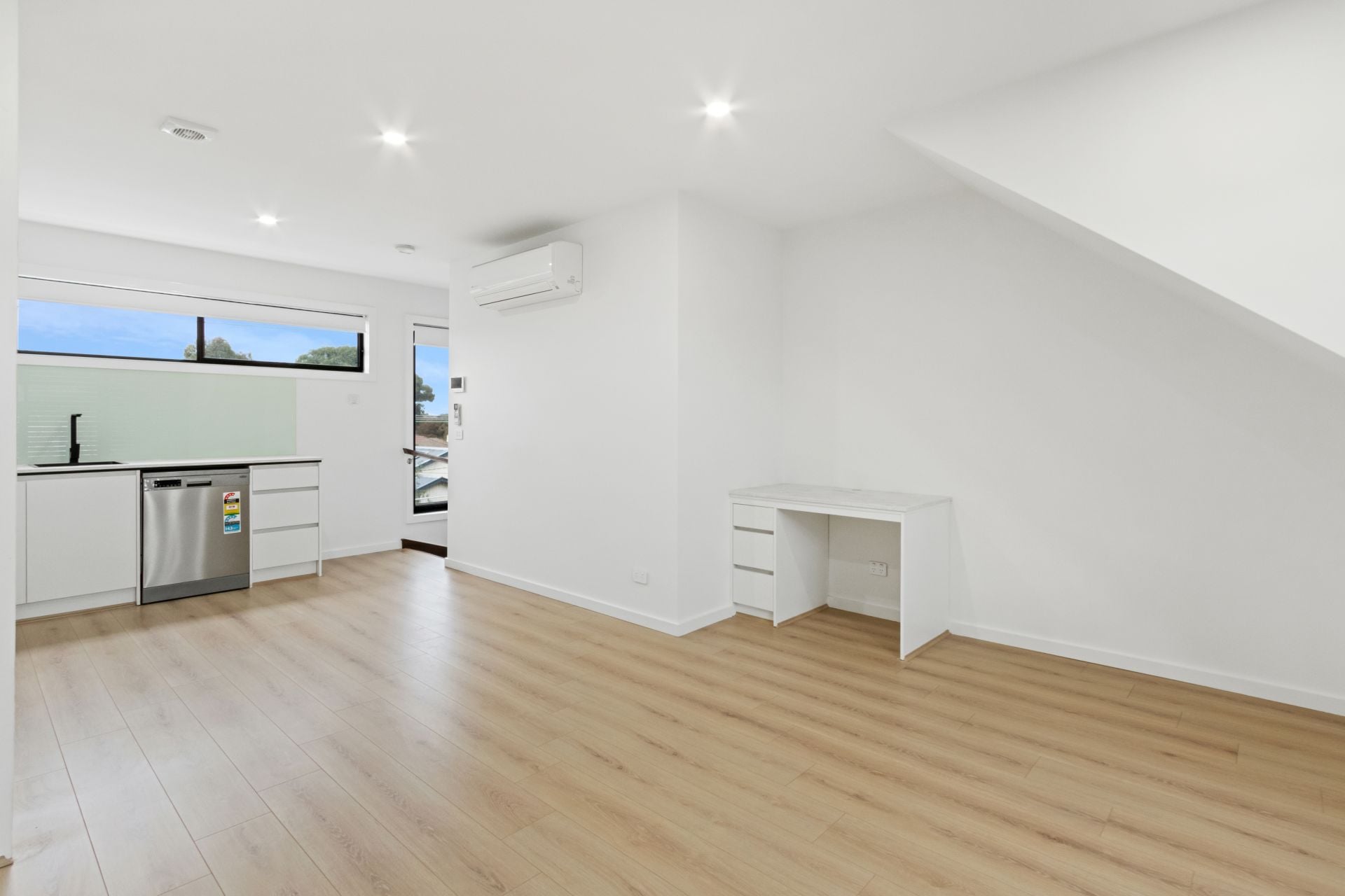 Brand New Luxury 2-Bedroom Apartment in Vibrant Northcote