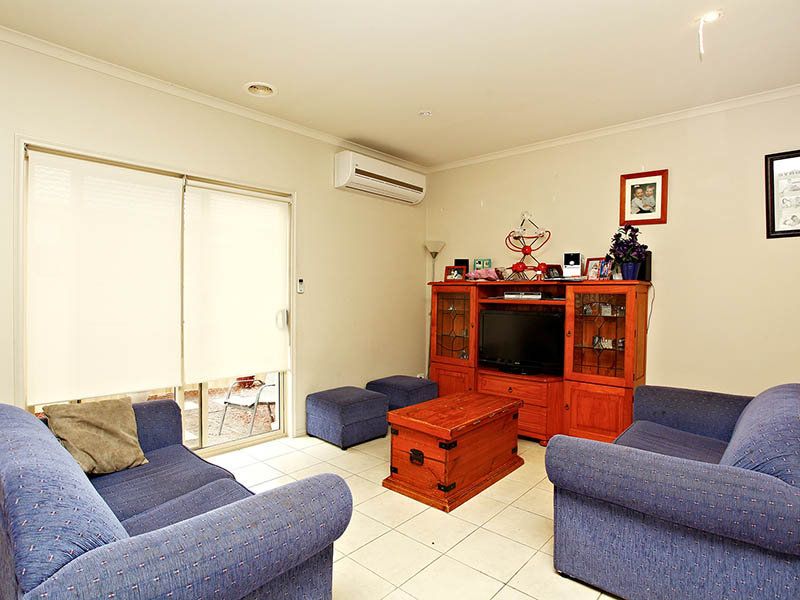 20 Wattlepark Street, Caroline Springs - Thumbnail 4