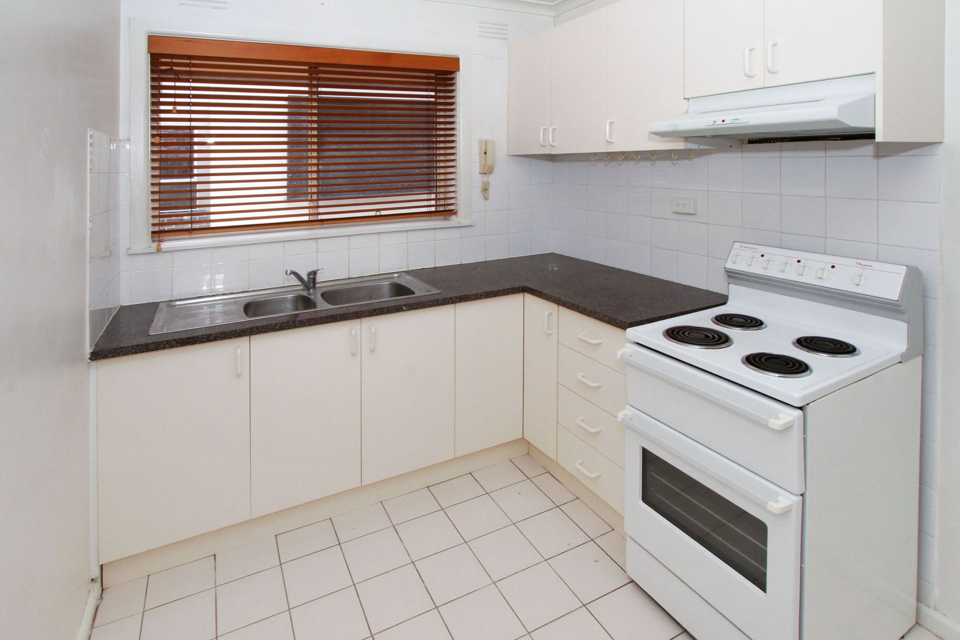 Neat and Tidy 2 Bedroom Apartment!