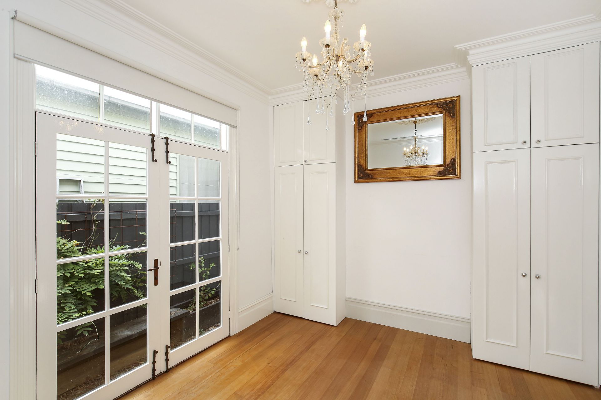 CAPTIVATING MODERN VICTORIAN