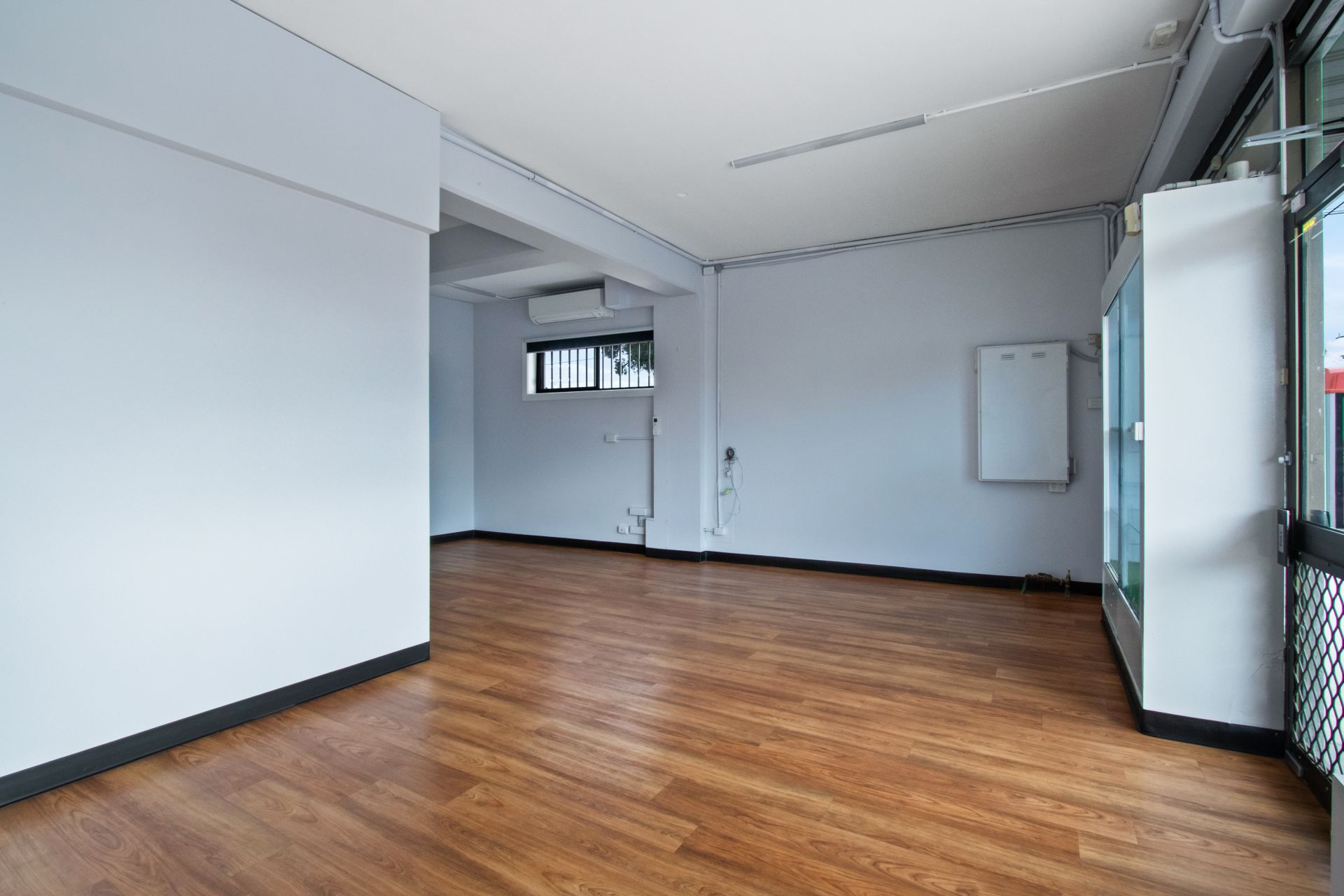 Well Presented Retail Opportunity!