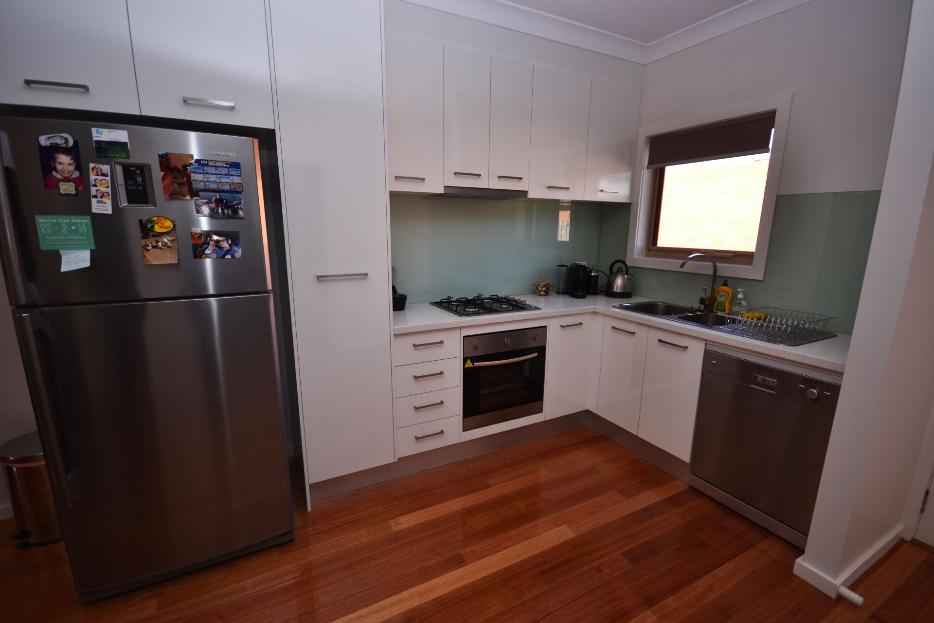 MODERN AND SUPERBLY LOCATED