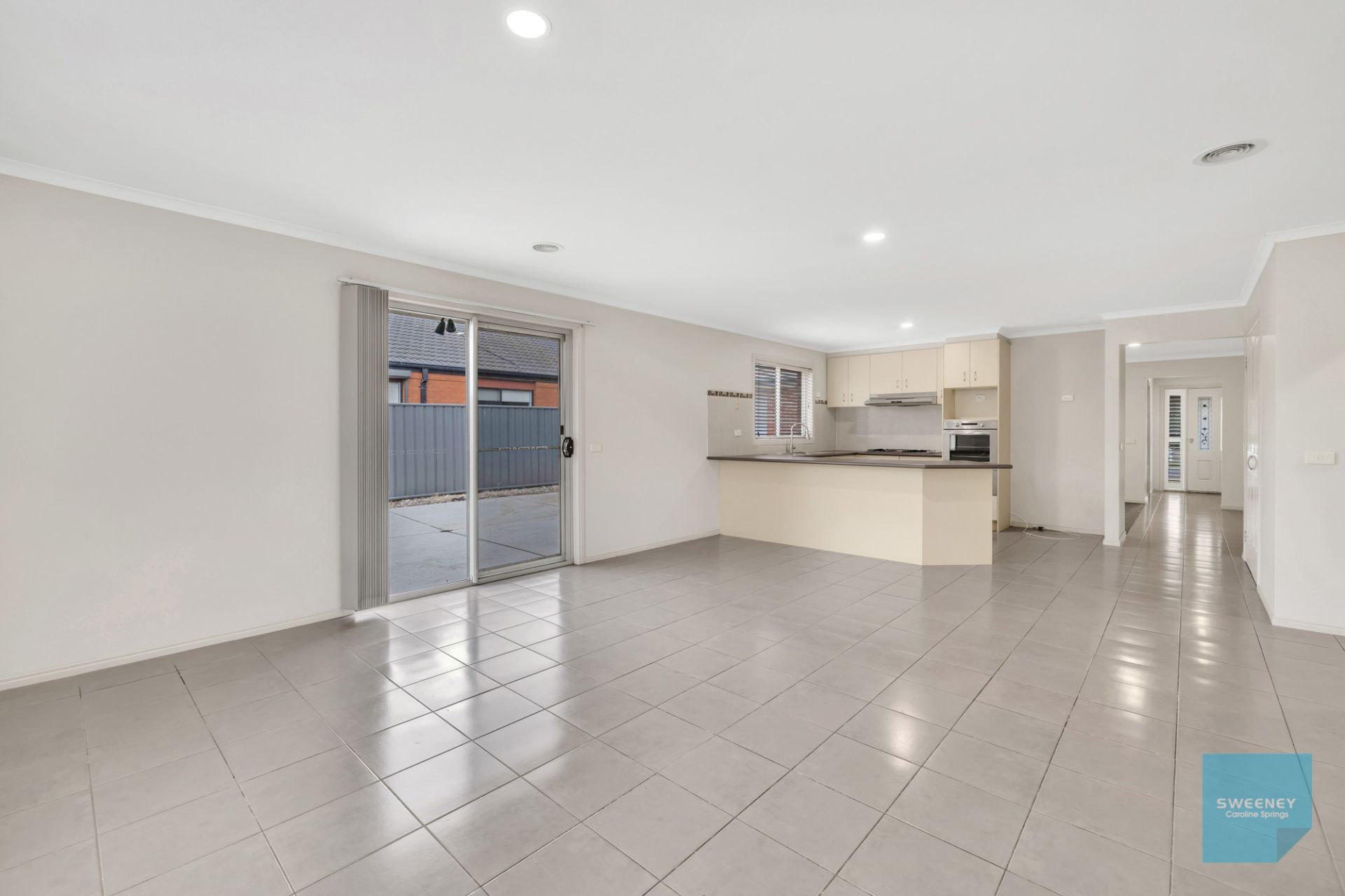 18 Yarra Gum Road, Manor Lakes - Thumbnail 4