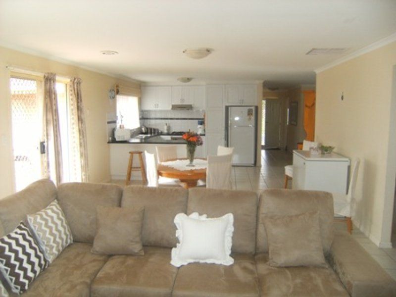 13 Paringa Way, BURNSIDE, Burnside - Thumbnail 6