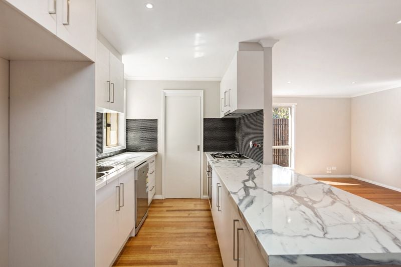 2/73 Clive Street, West Footscray - Thumbnail 2