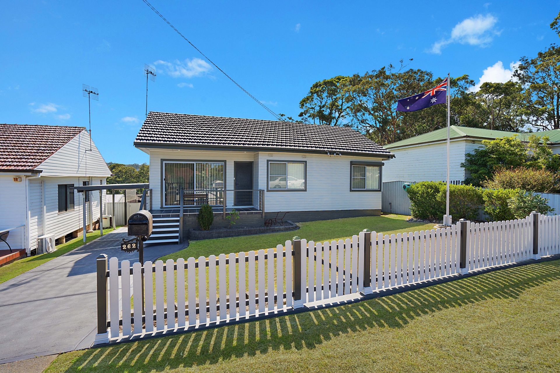 262 Pacific Highway Belmont North NSW, Belmont North - Thumbnail 4