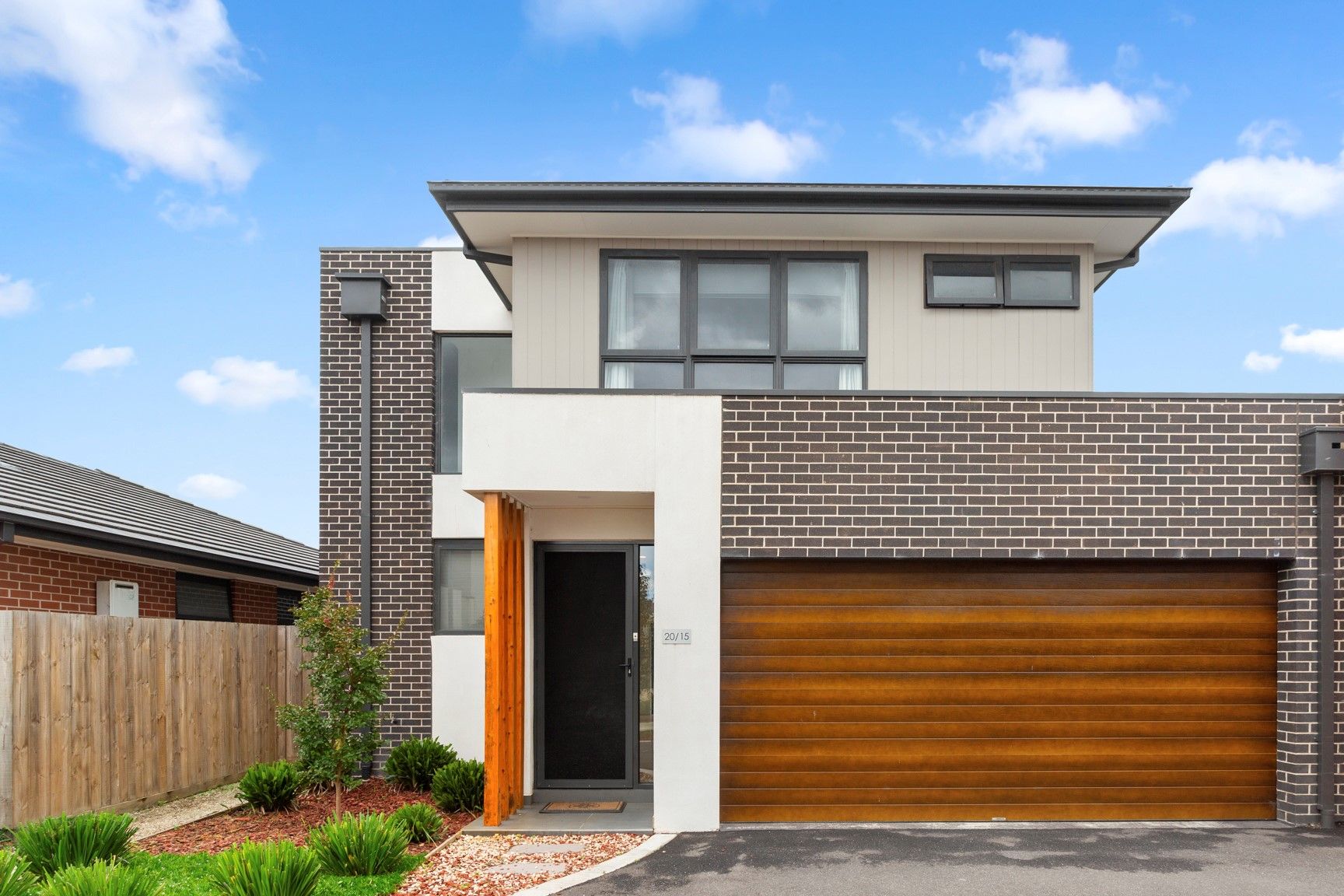 WALK TO THE TRAIN - BOUTIQUE LIVING