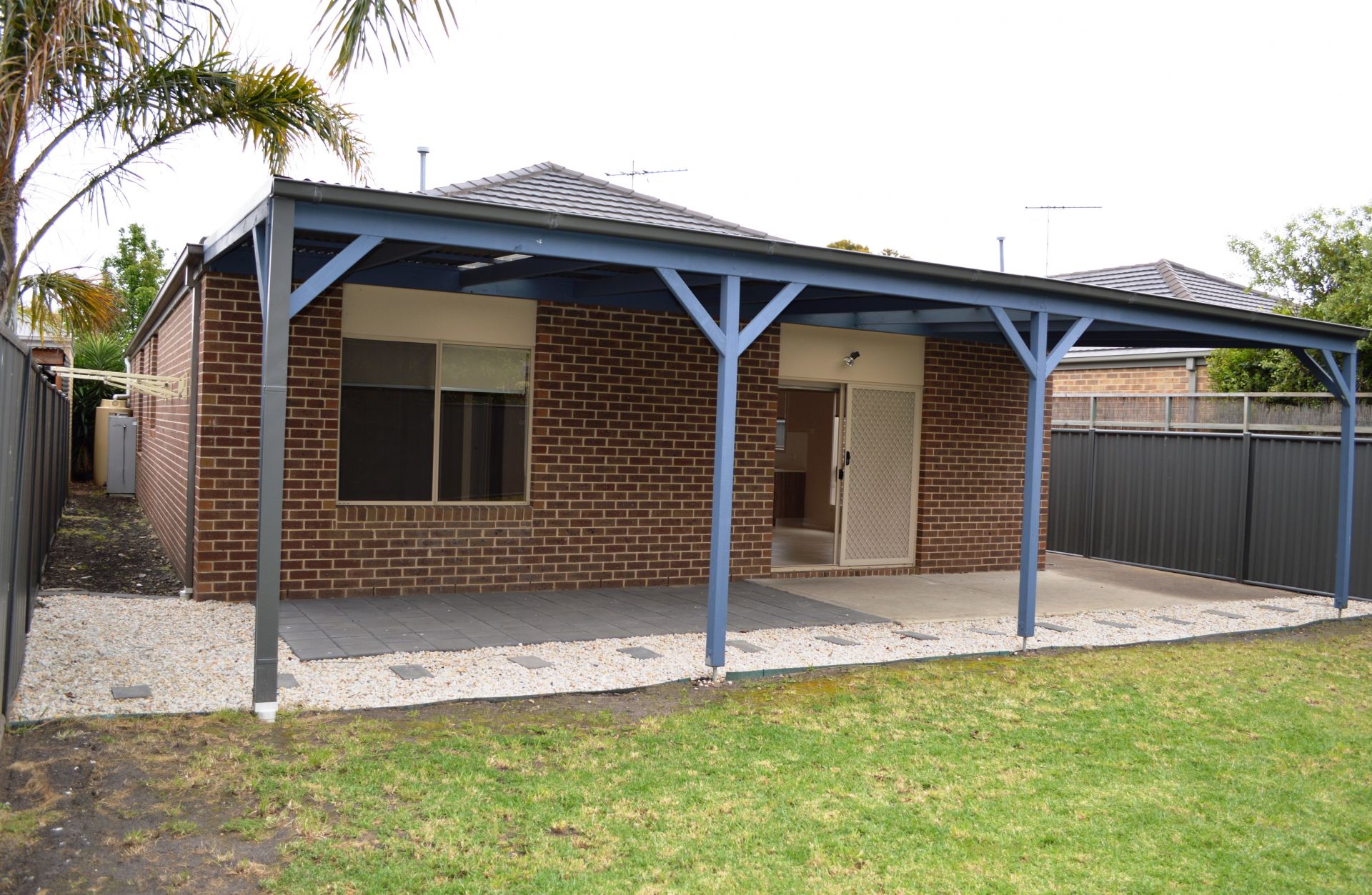 FINE FAMILY LIVING IN THE HAWKSTOWE ESTATE    *Insp Thu 24th Nov @ 4:40pm*