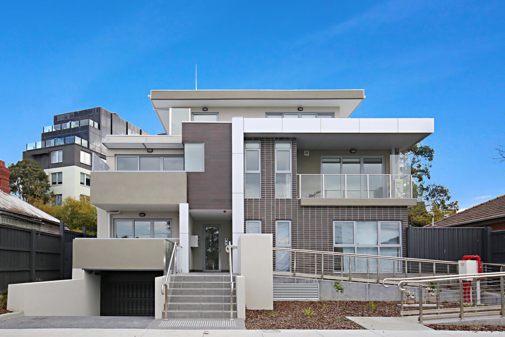 CONTEMPORARY LIVING AT ITS FINEST!